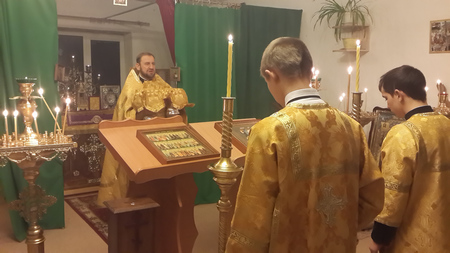Настоятель храма Преображения Господня с. Займо-  Обрыв совершил Божественную литургию и молебное   пение на новолетие